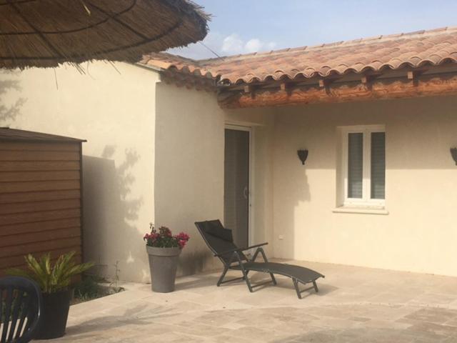 Coquet 2 Pieces Au Calme Avec Piscine Villa Fontvieille Exterior photo